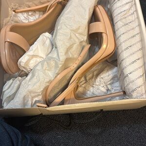 Aldo Nude Women's Heels/ I sent it to glue“shoe shop to glue it”